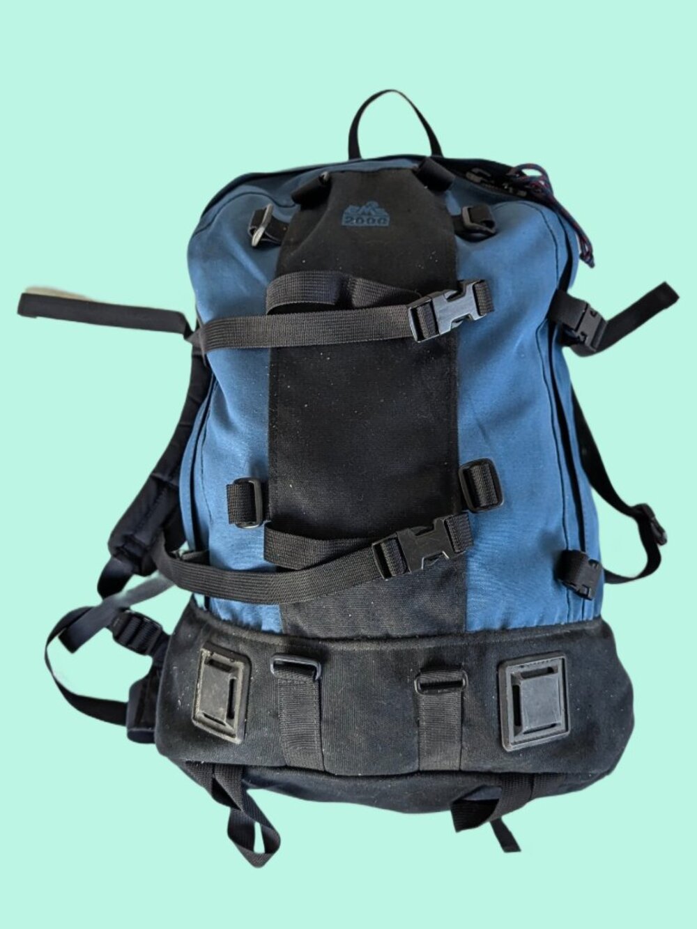 Eastern Mountain Sports - EMS - 32 Liter / 2,000 Cubic Inches Day pack